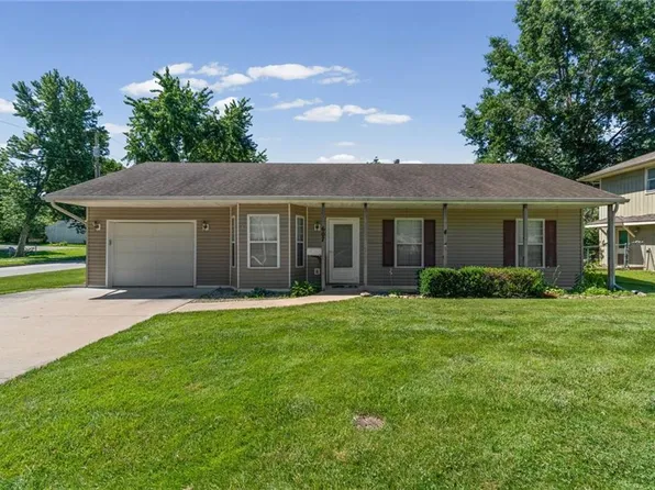 607 W 6th St, Cameron, MO 64429