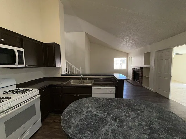 2998 Kennewick Dr — Photo 11