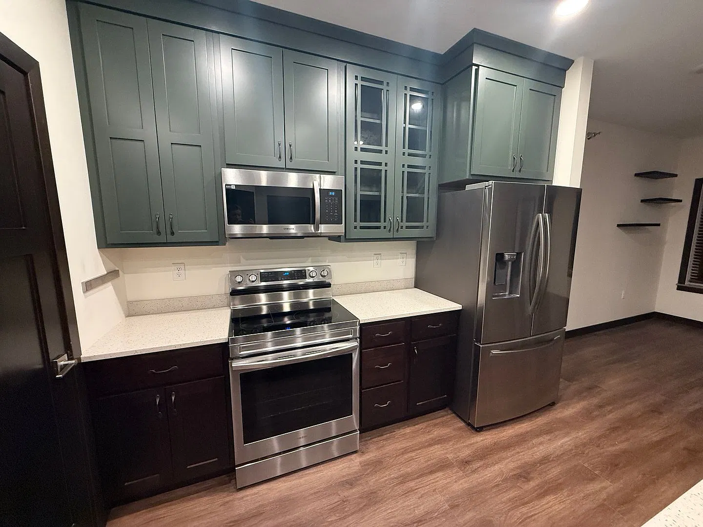 715 LakeShore Dr NE- Unit 200 — Photo 1