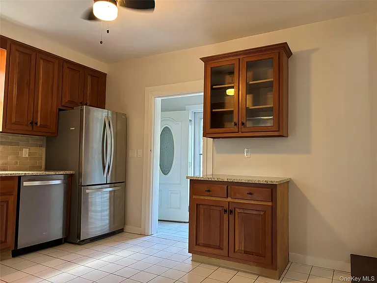 23 Perry Ave — Photo 12