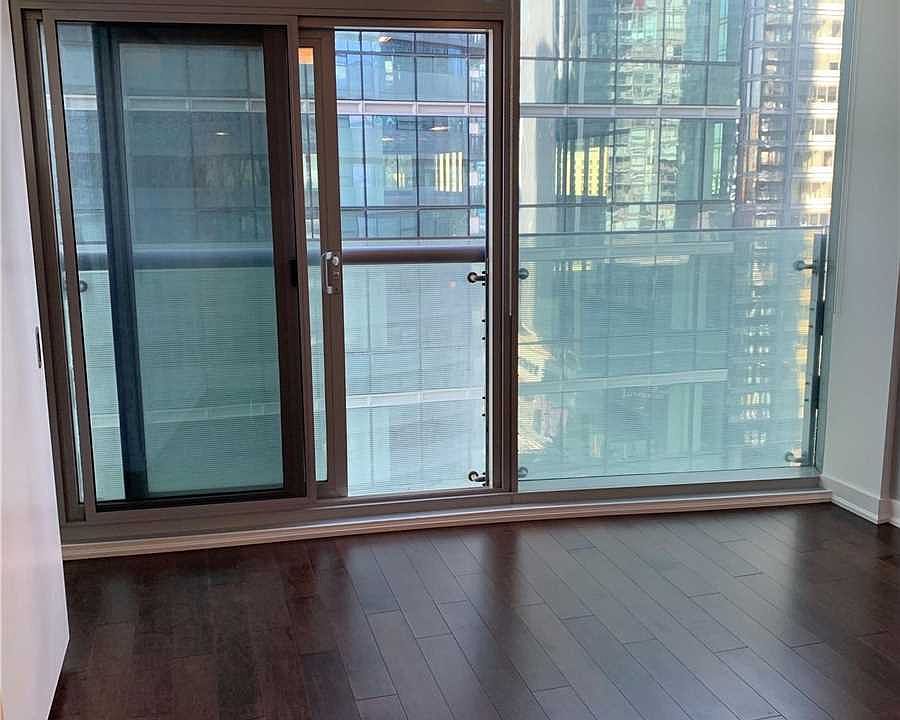 2nd image of 14 B York St #1509