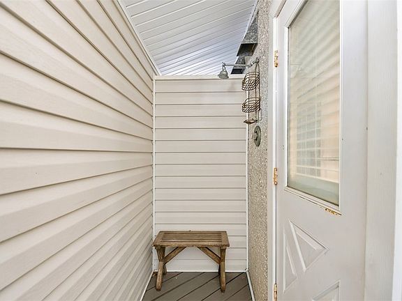 4th image of 1000 Sea Island Rd #10