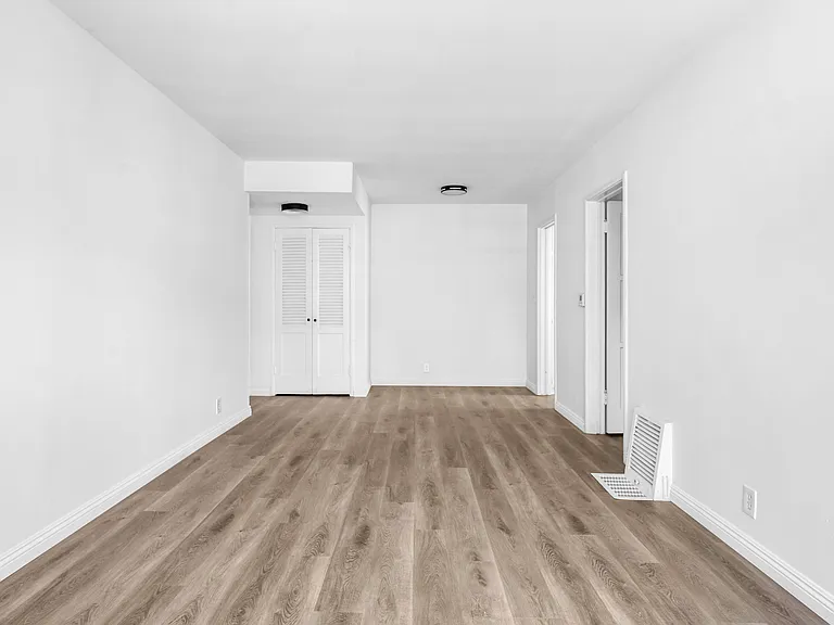 145 S Roxbury Dr #1 — Photo 2