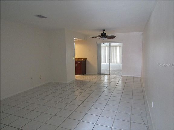 2nd image of 122 E Marbrisa Way