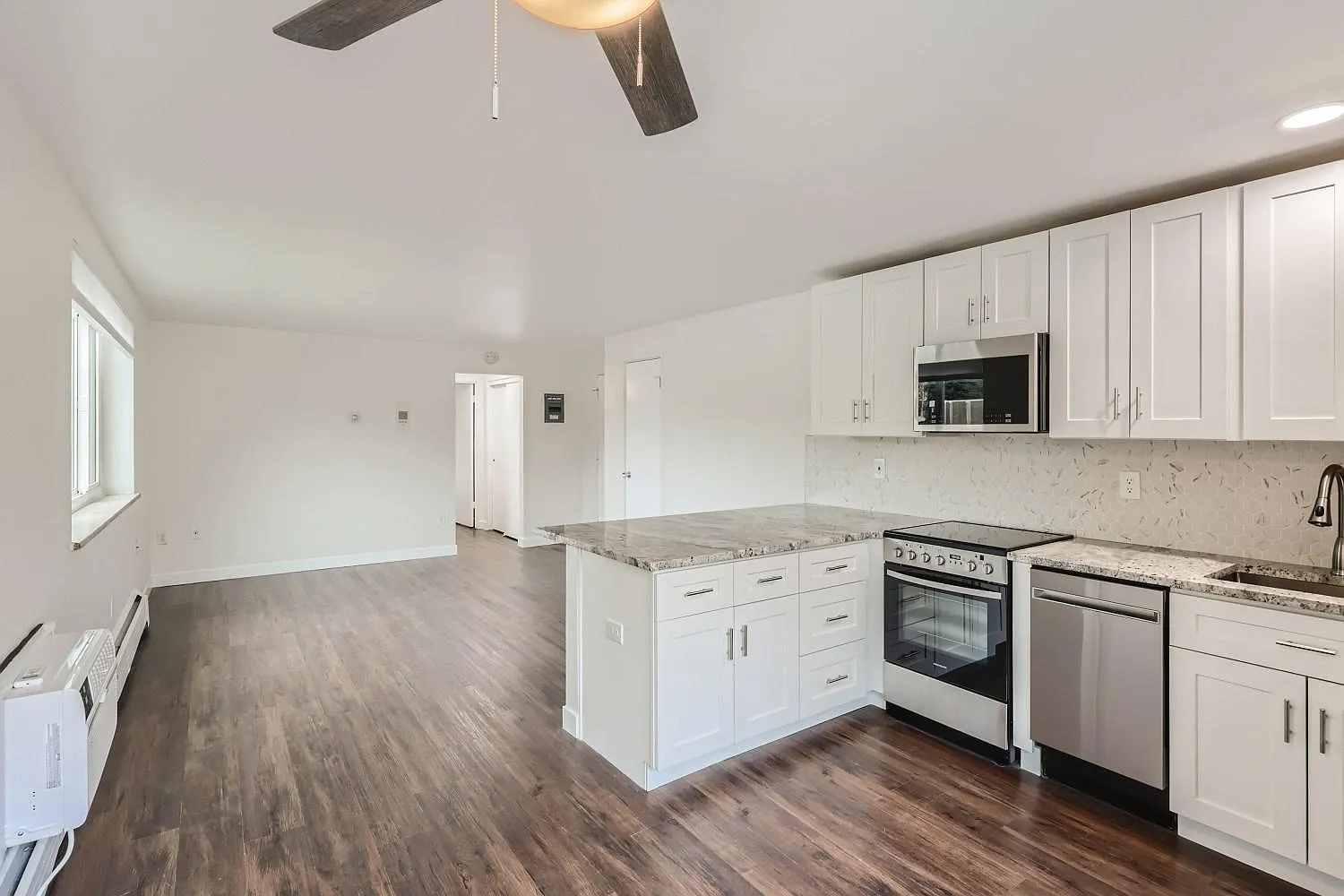 Studio, 500 sqft, $1,100 — Photo 3
