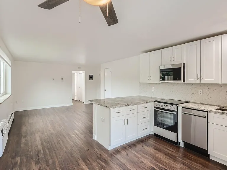 2475 S Vine St #104 — Photo 3