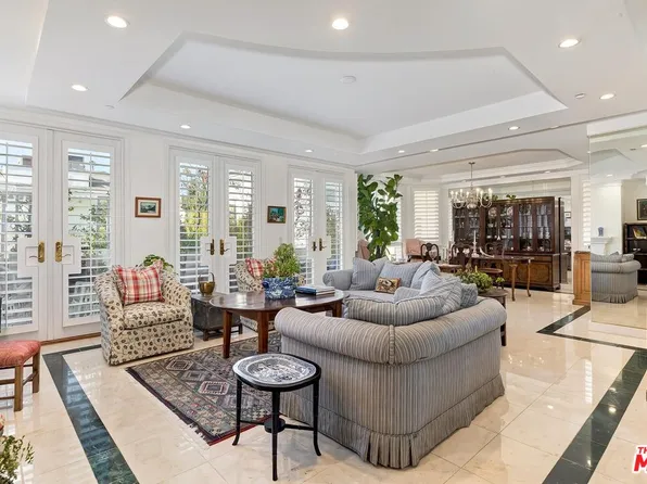 121 N Almont Dr APT 205, Beverly Hills, CA 90211