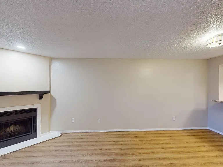 1855 Girard Blvd NE — Photo 36