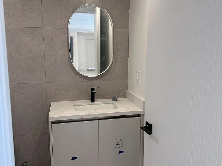 506 Wellington Cres #BASEMENT — Photo 13