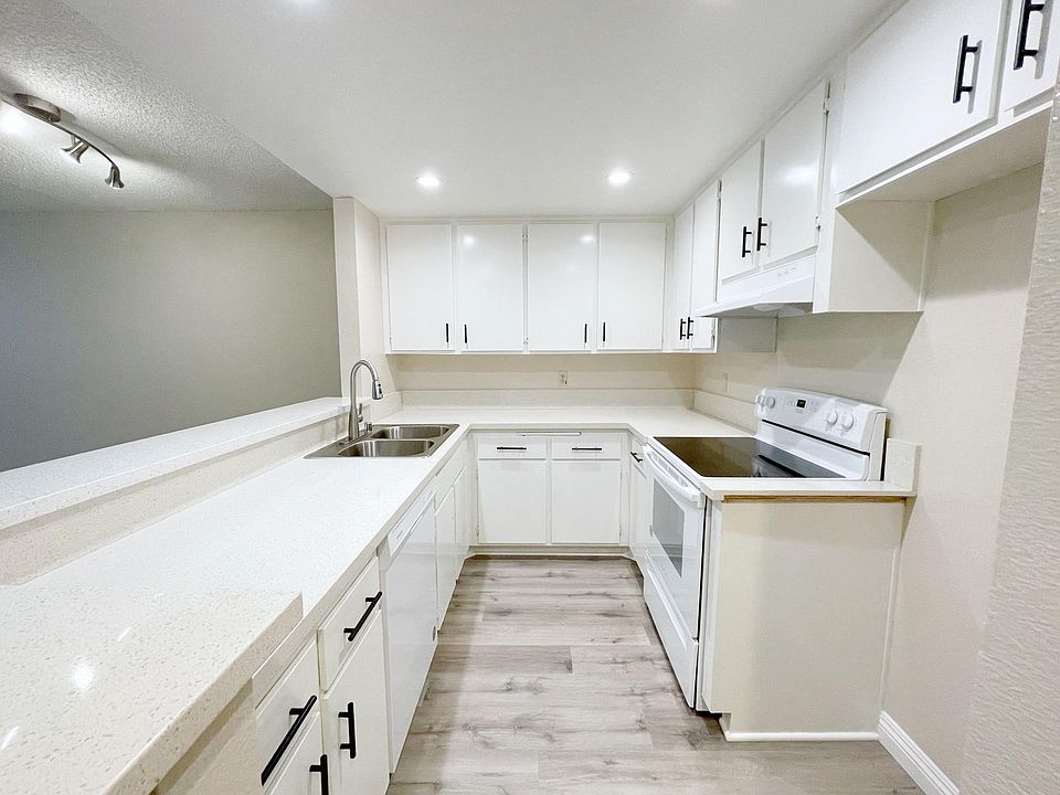1st image of 2345 Merton Ave #0B-1Ba-450Sqft