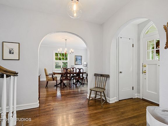 5th image of 2648 Lawndale Ave