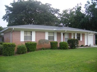 11 Oak Ln, Shalimar, FL 32579