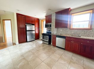 2247 28th St APT 2, Astoria, NY 11105