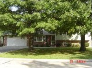 1031 S Maple St, Ottawa, KS 66067