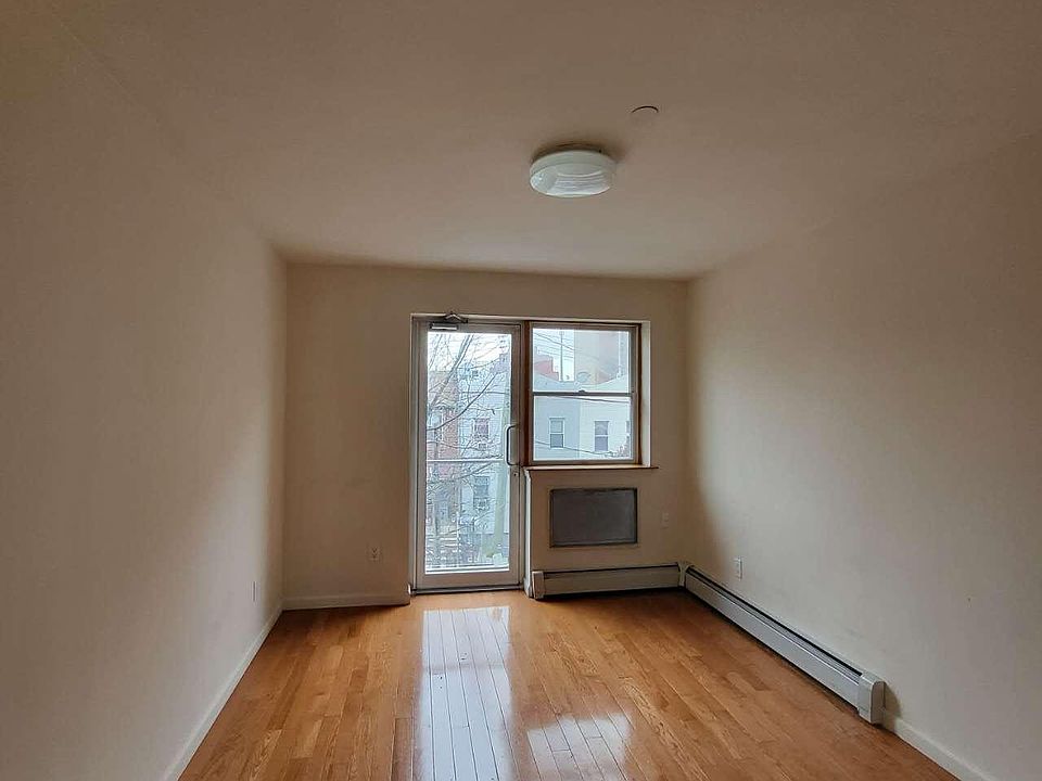 1st image of 950 41st St APT 3B