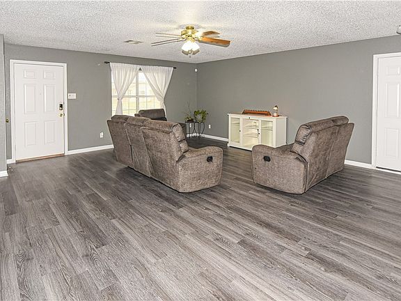 3rd image of 4502 Janelle Dr