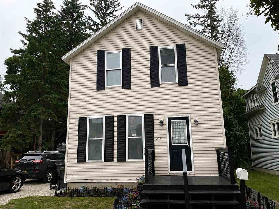 1st image of 208 S Bailey St