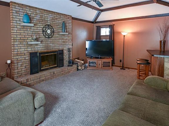 3rd image of 4569 W 194th St