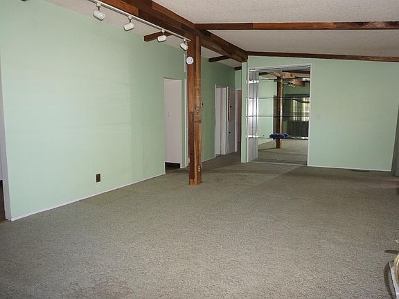 4th image of 313 Cottonwood Drive