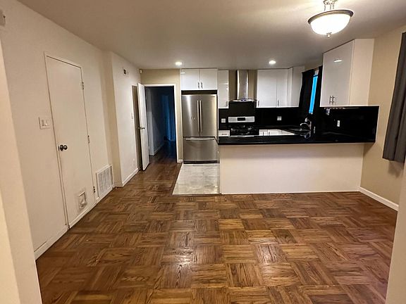4th image of 31 Mayfield Ave