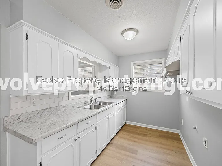 995 Avon Rd — Photo 9