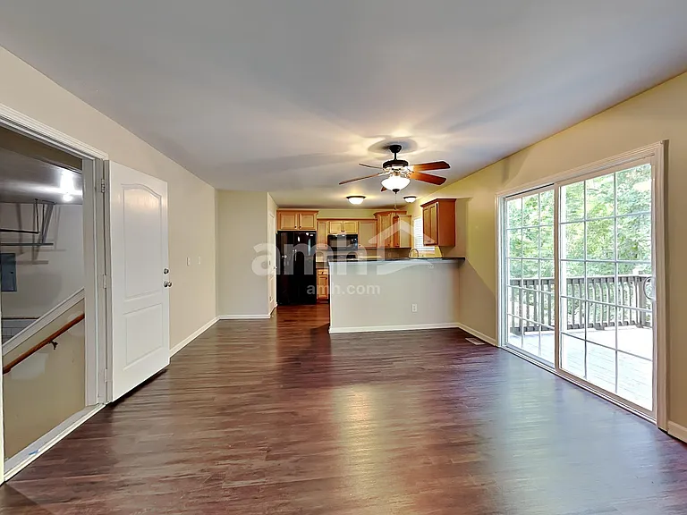 2716 Leesa Ann Ln — Photo 4