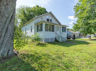 74 School St, Berwick, ME 03901