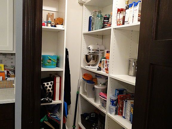 Walk in pantry