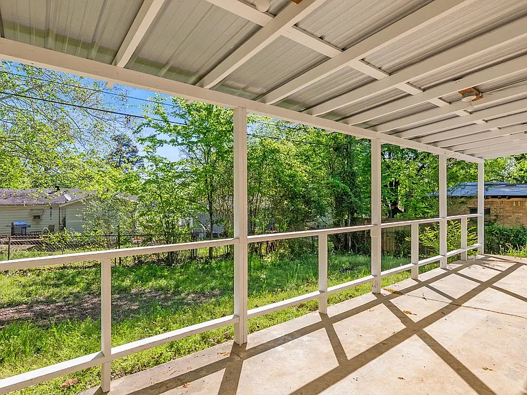 715 Oakwood Dr — Photo 13