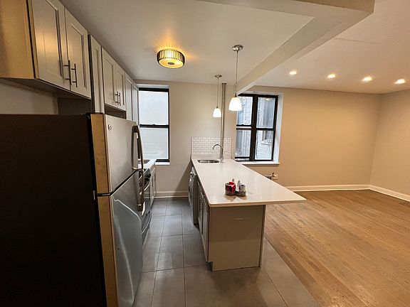 4th image of 1552 President St APT 3A