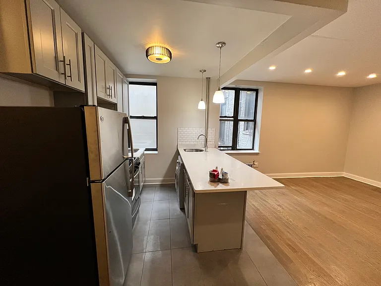 1552 President St #A — Photo 4