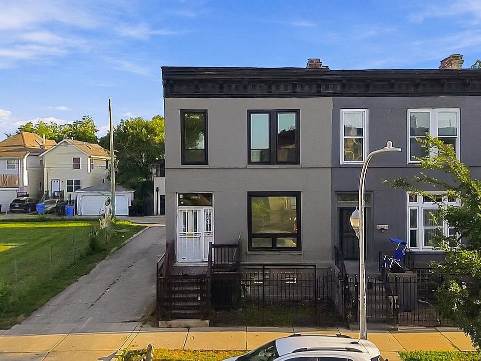 1st image of 2739 W Maypole Ave