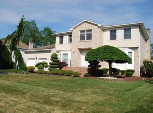 55 Amagansett Dr, Morganville, NJ 07751
