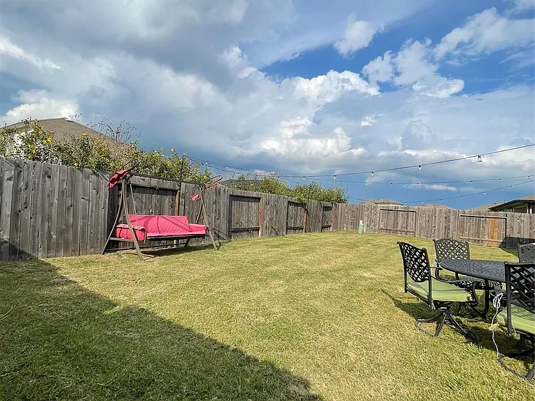 6927 Morales Way — Photo 12