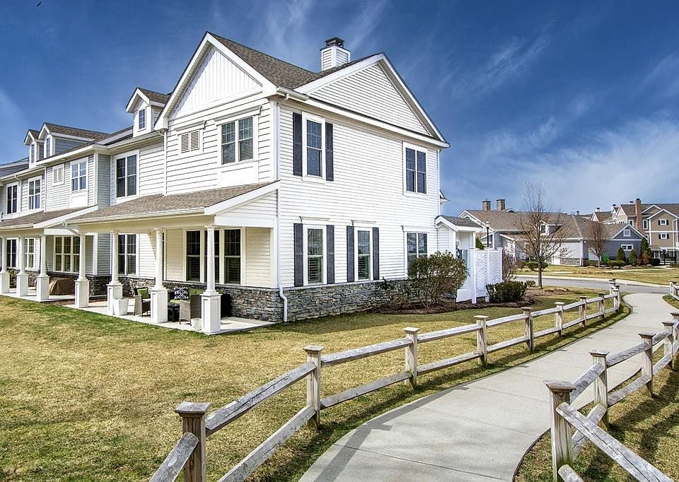1st image of 163 Stayner Dr #163