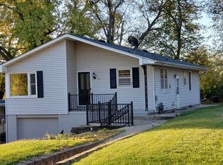 913 Arnold St, Glenwood, IA 51534