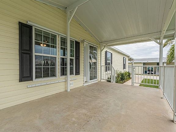 4th image of 1114 Barefoot Cir