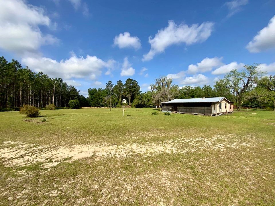 1st image of 3638 NE Persimmon Dr