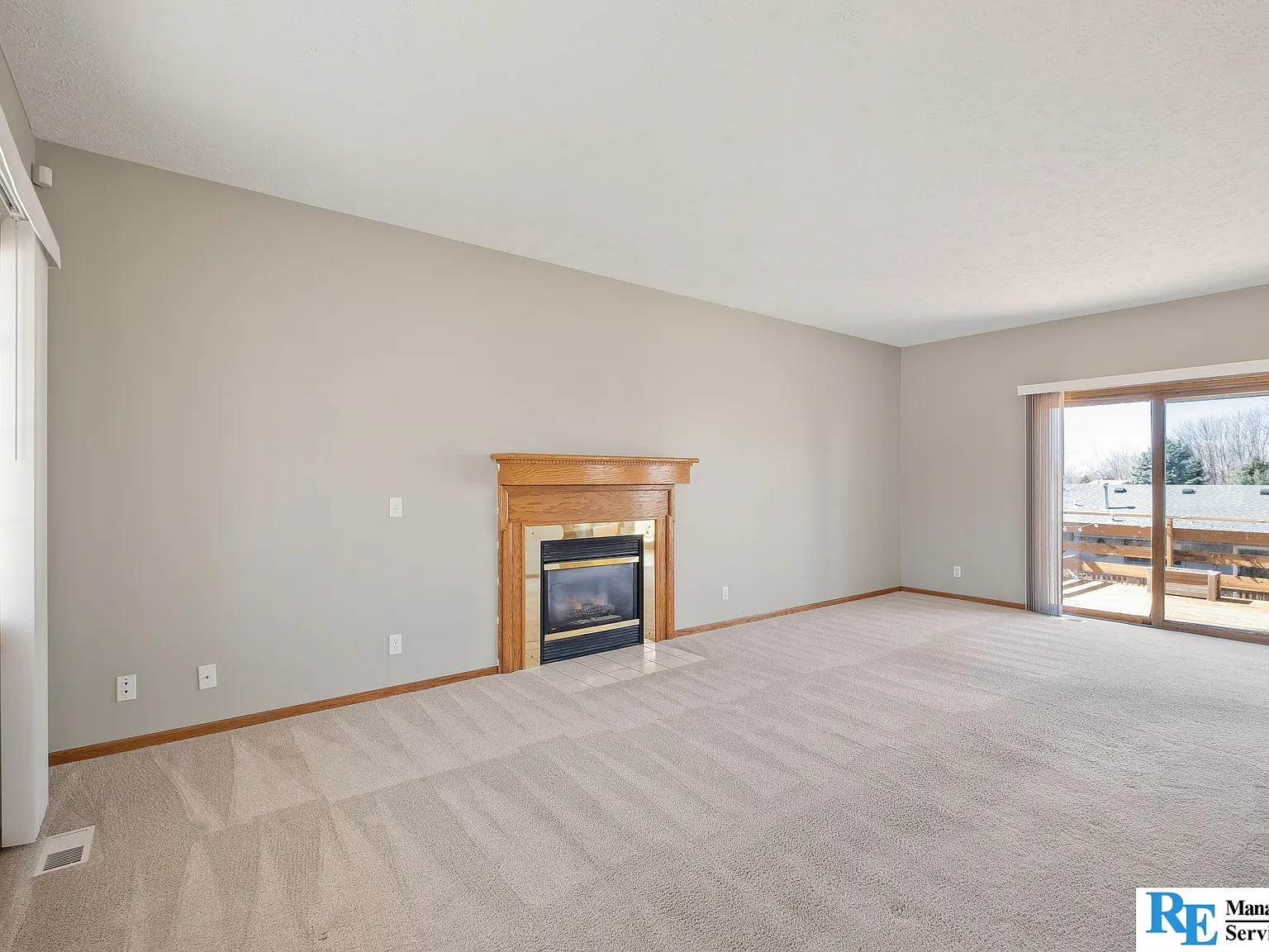 3 bed, 2.5 bath, 1998 sqft, $2,300 — Photo 3