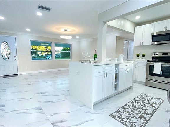 3rd image of 3229 Knottypine Ave