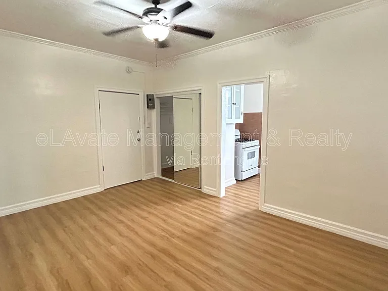 819 Irolo St — Photo 12