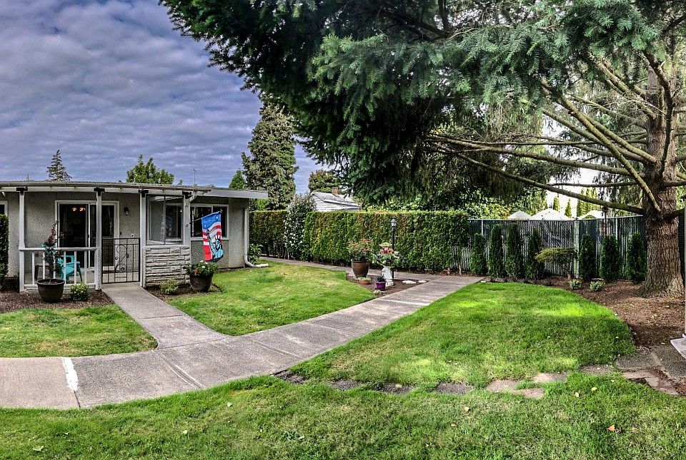 1st image of 319 7th Pl SE APT 4