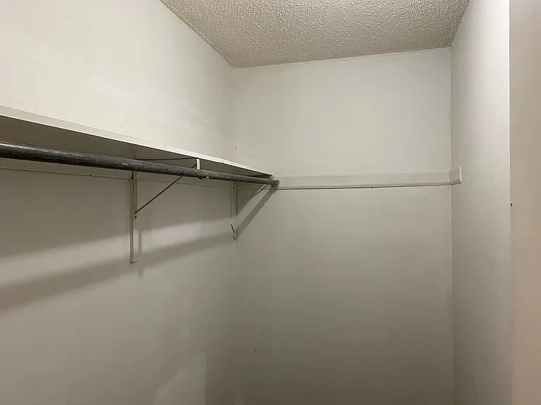 124 Westscott Dr — Photo 13