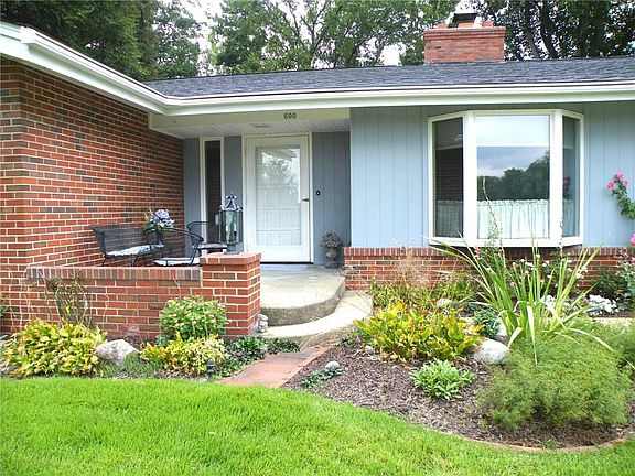 2nd image of 600 Valley Dr