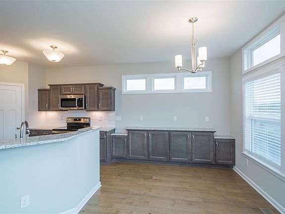 4th image of 7525 Devonshire Dr #24-201