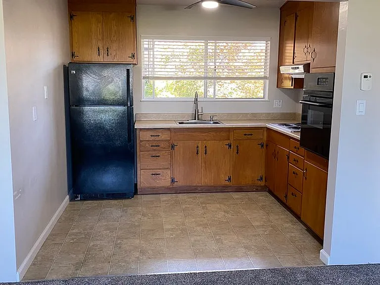 2251 Buena Vista Ave — Photo 6