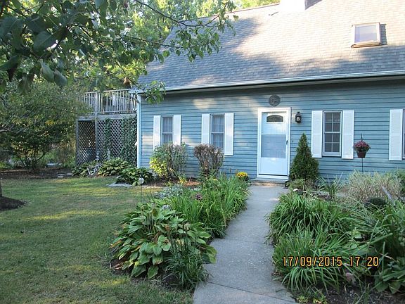 2nd image of 146 Lakeshore Dr