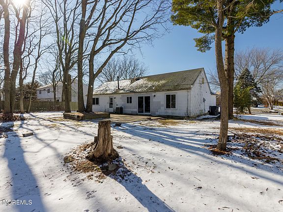 5th image of 869 Tudor Dr