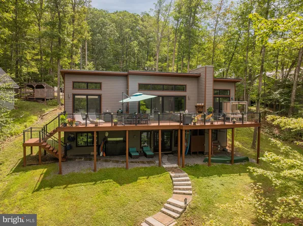 1589 Lake Shore Dr, Oakland, MD 21550