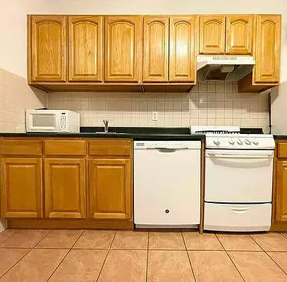 Rented by Century 21 Premier  | media 9